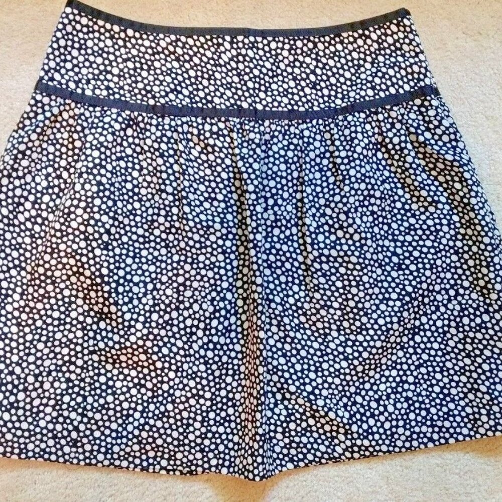 LADIES BLACK SKIRT SIZE 6 BY THE LIMITED ABOVE THE KNEE EUC HIDDEN SIDE ZIPPER